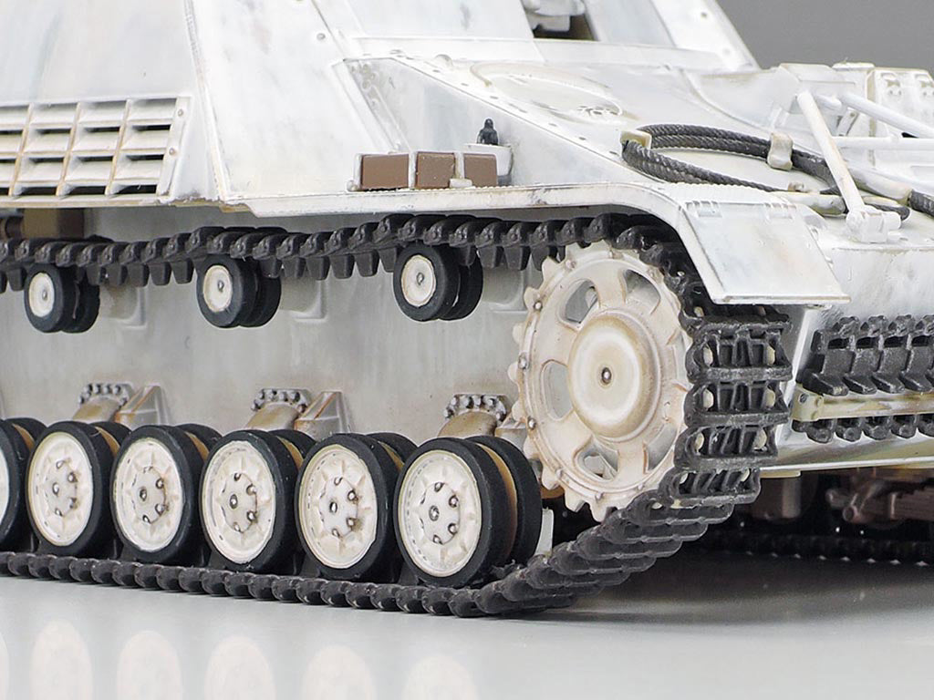German Nashorn Self-Propelled Heavy Anti-Tank Gun 1:48 Model Kit by Tamiya