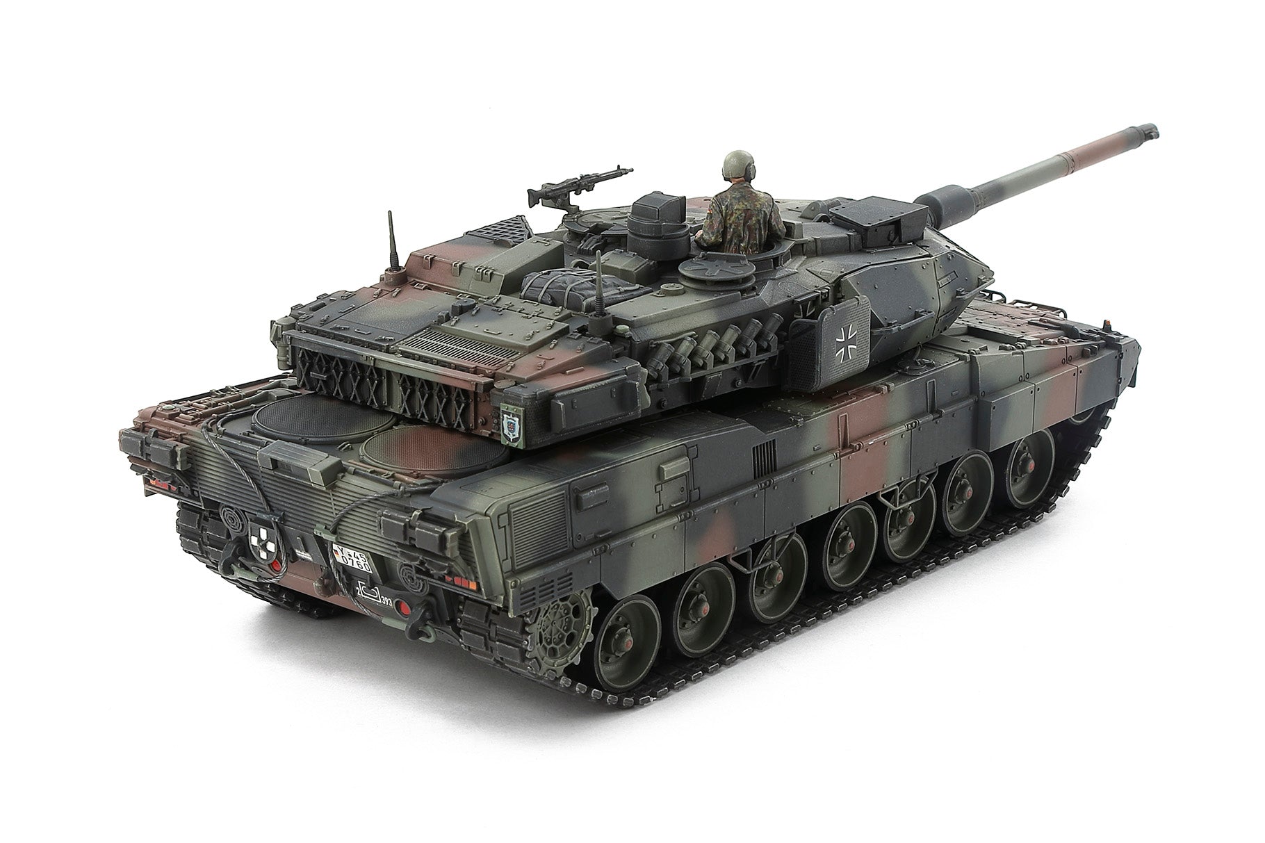 German MBT Leopard 2 A7V 1:48 Model Kit by Tamiya