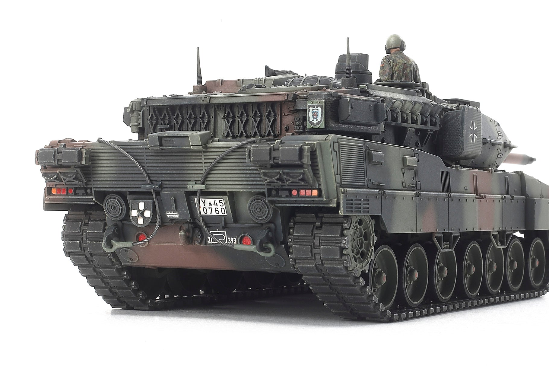 German MBT Leopard 2 A7V 1:48 Model Kit by Tamiya