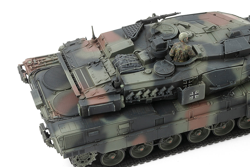German MBT Leopard 2 A7V 1:48 Model Kit by Tamiya