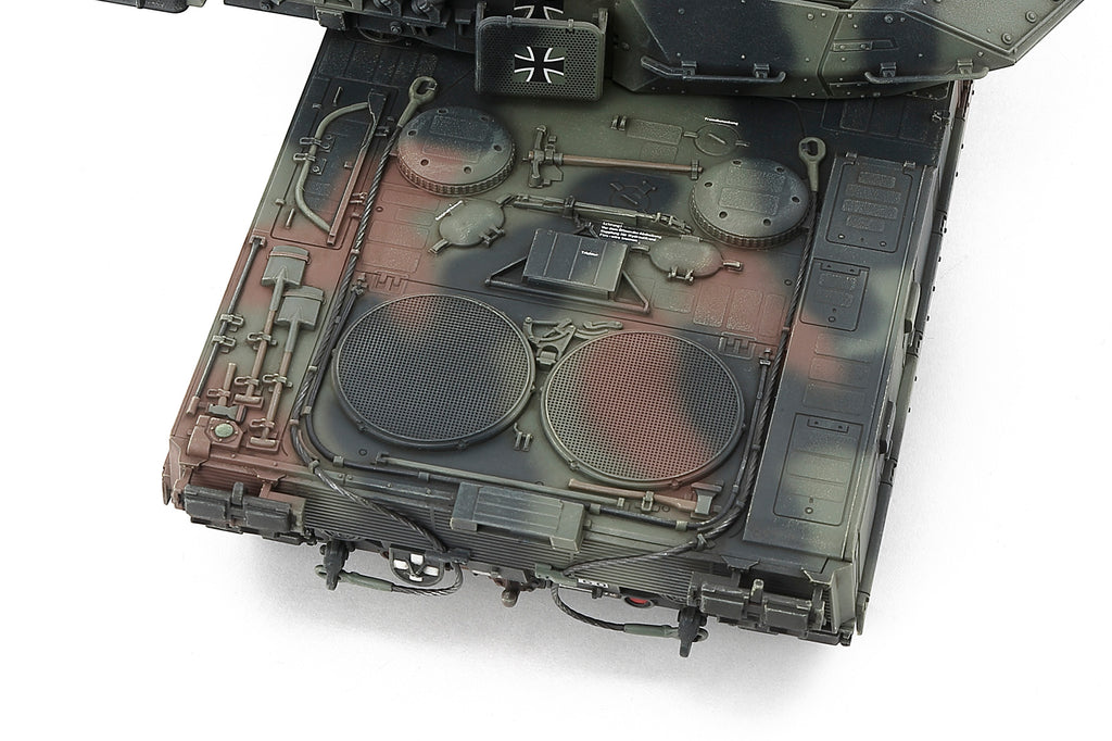 German MBT Leopard 2 A7V 1:48 Model Kit by Tamiya