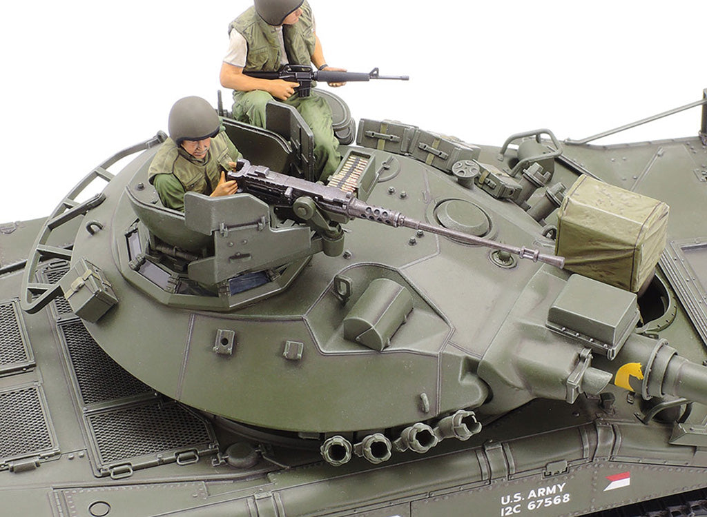 U.S. Airborne M551 Sheridan (Vietnam War) 1:35 Model Kit by Tamiya
