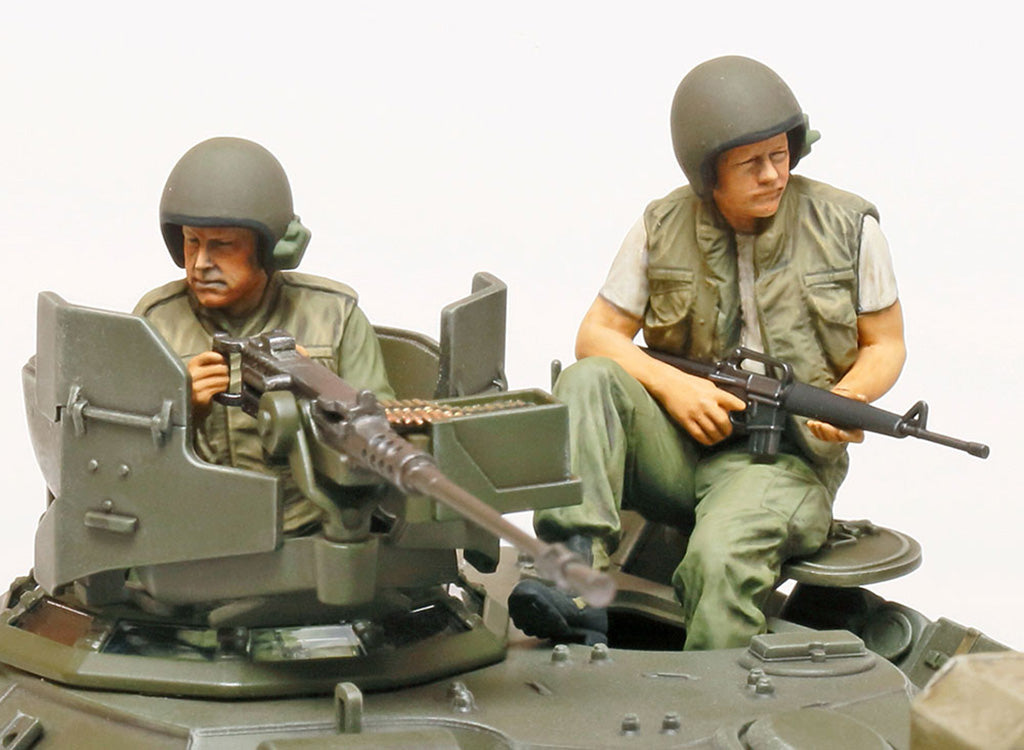 U.S. Airborne M551 Sheridan (Vietnam War) 1:35 Model Kit by Tamiya