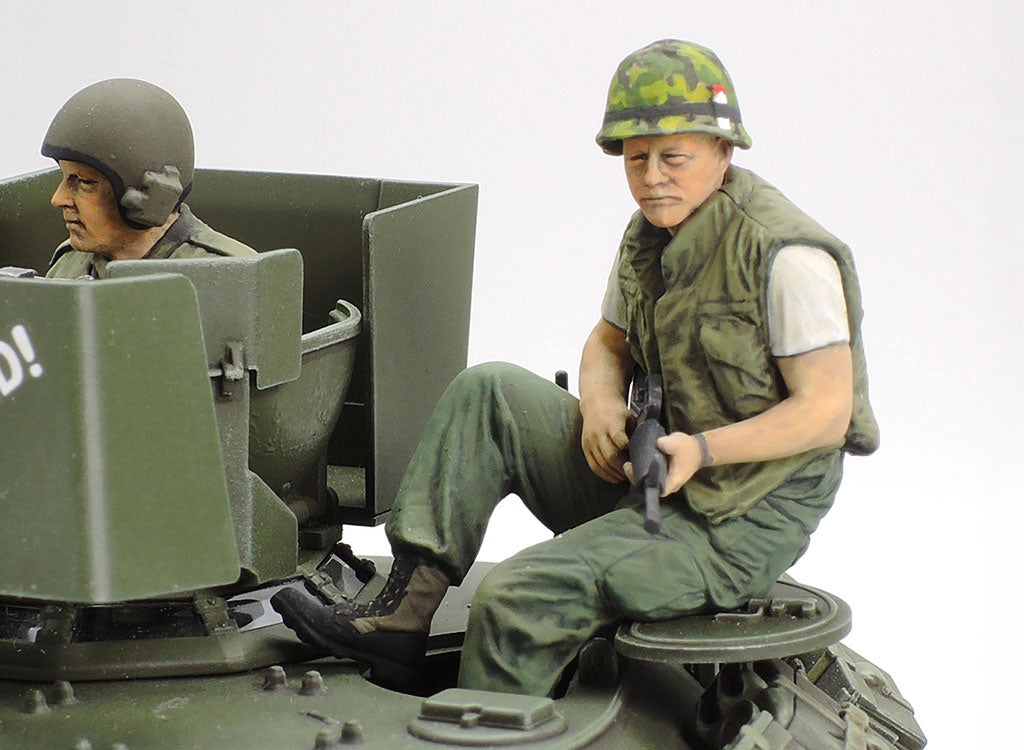 U.S. Airborne M551 Sheridan (Vietnam War) 1:35 Model Kit by Tamiya