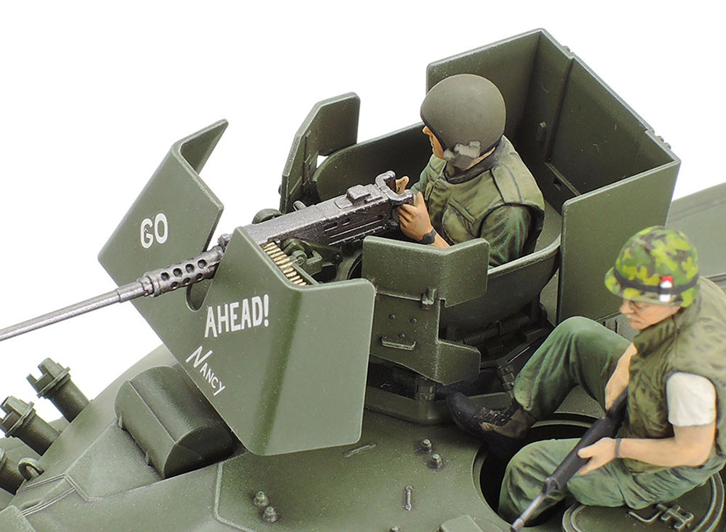U.S. Airborne M551 Sheridan (Vietnam War) 1:35 Model Kit by Tamiya