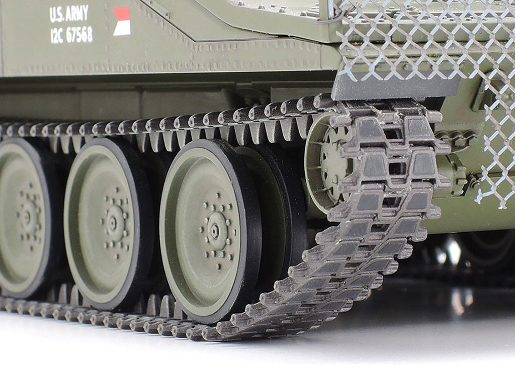 U.S. Airborne M551 Sheridan (Vietnam War) 1:35 Model Kit by Tamiya
