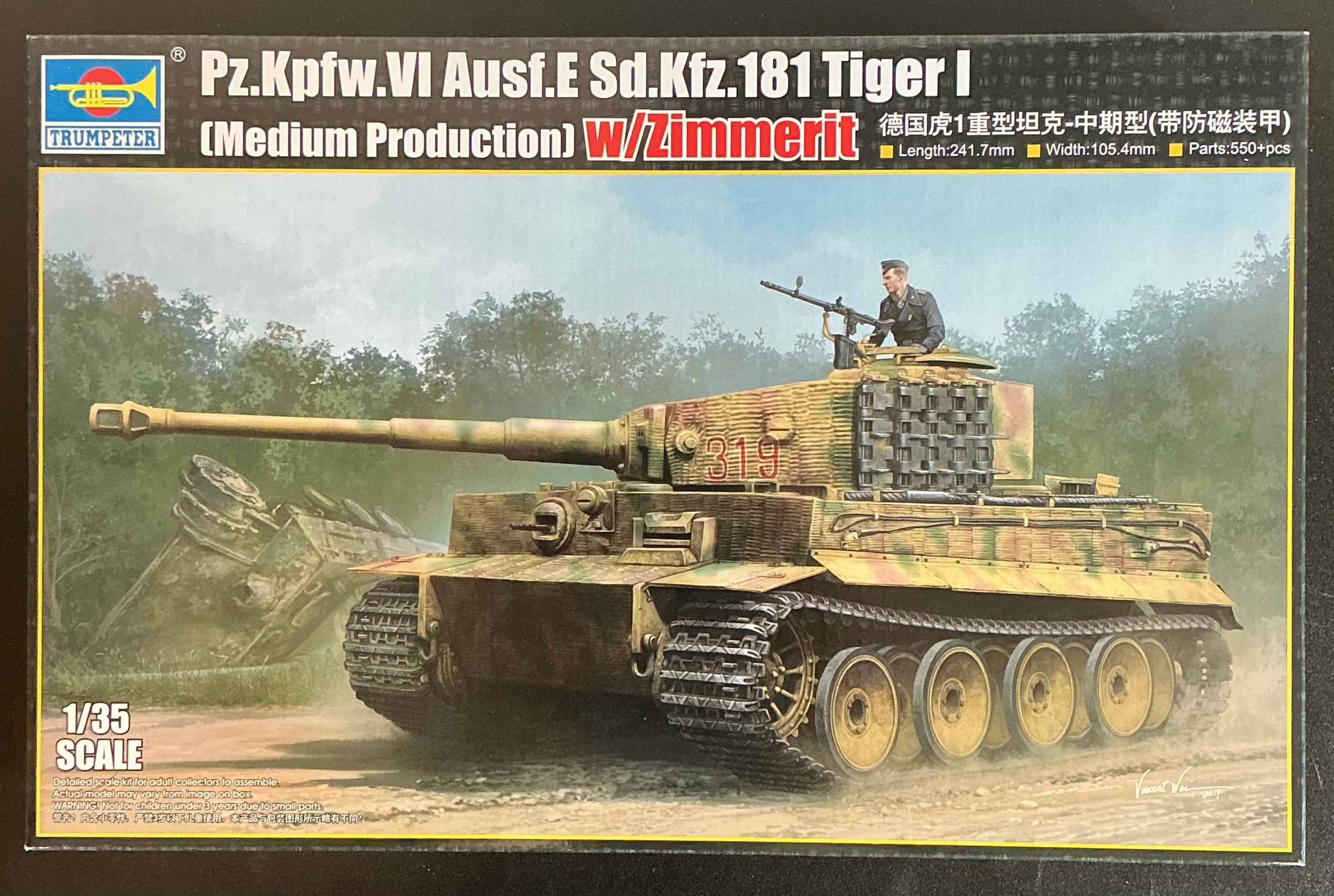 Pz.Kpfw.VI Ausf.E Sd.Kfz.181 Tiger I w/ Zimmerit (med Prod.) 1:35 Model Kit by Trumpeter